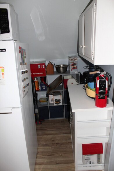 Building Photo - 107 Manitoba Ave W