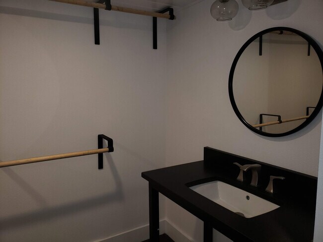 Building Photo - Longwood (The Springs) - 2 Bedroom, 1 Bathroom - $1,795.00