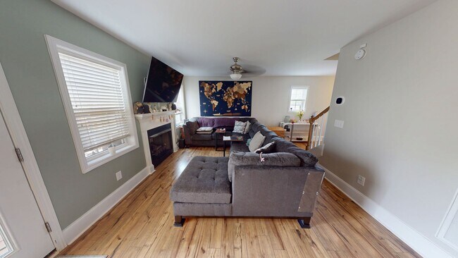 Building Photo - $500 OFF 1st Month's Rent if Leased by 07/...