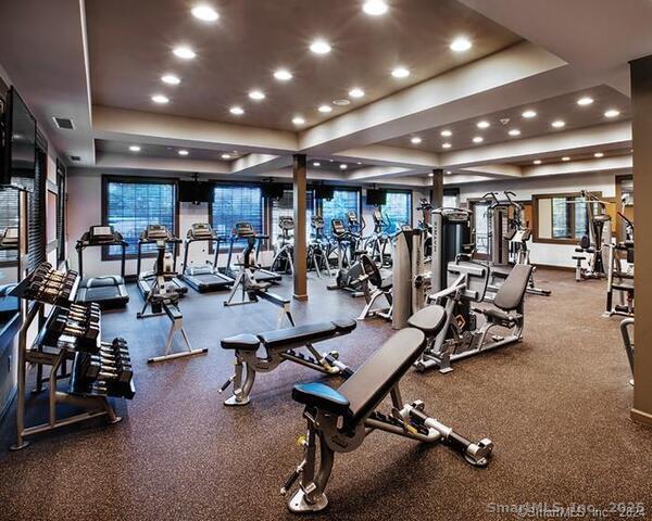 Building Photo - 12 Putnam Ln