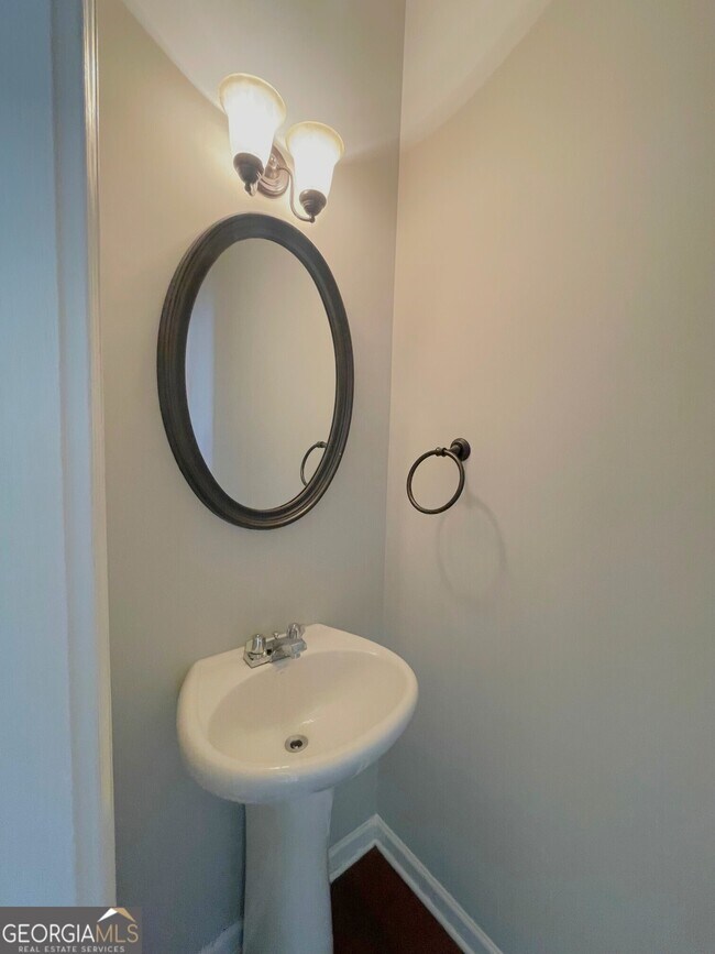 Building Photo - 149 High Point Way