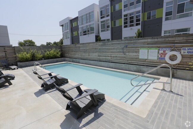 Building Photo - MacArthur Commons