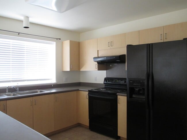 Building Photo - 95-1007-1007 Puuanu St