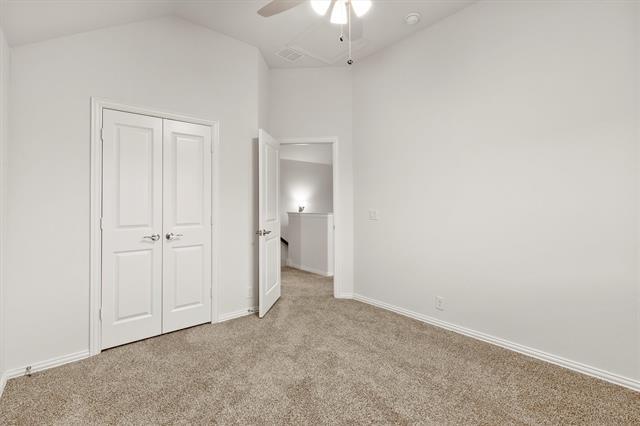Building Photo - 613 Sedona St