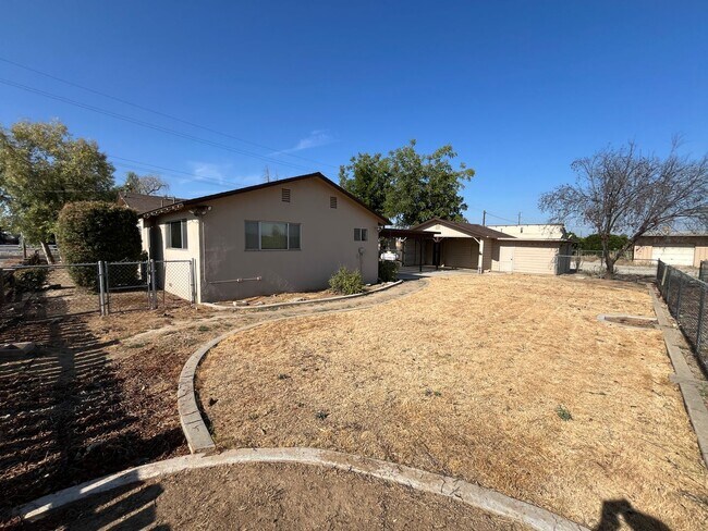 Building Photo - Private Showings Only! Charming Country Home Now Available!