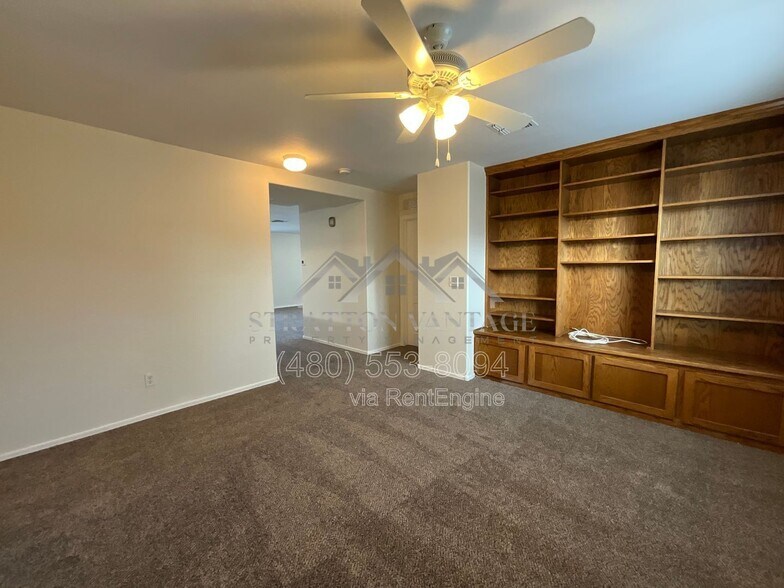 Building Photo - 25654 W Satellite Ln
