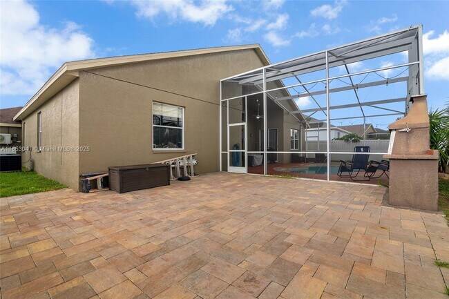 Building Photo - 10327 Meadow Crossing Dr