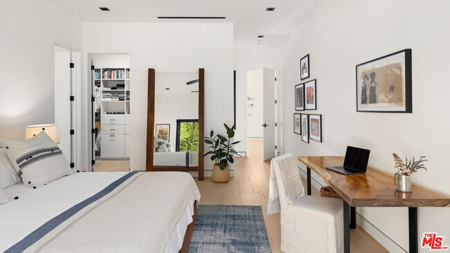 Building Photo - 5958 Paseo Cyn Dr