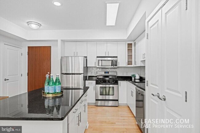 Building Photo - 440 L St NW