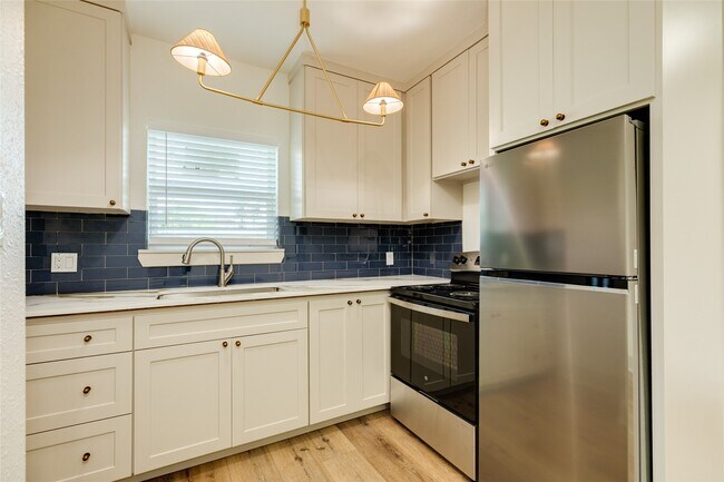 Building Photo - 2512 Avenue K