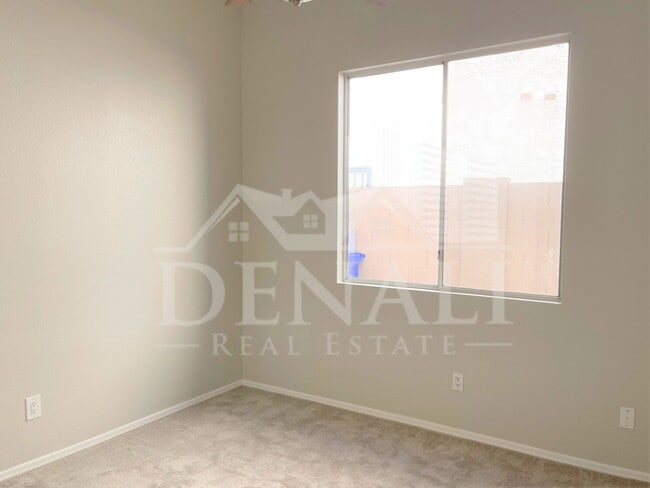 Building Photo - 1631 E Flint St