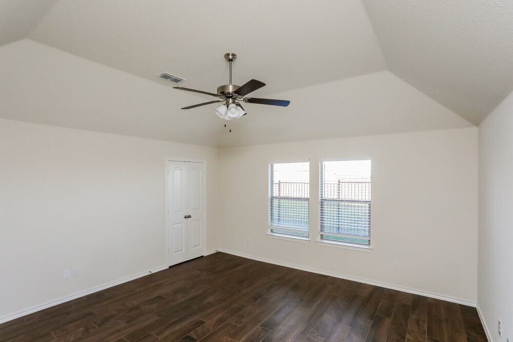 Building Photo - 605 Long Prairie Dr