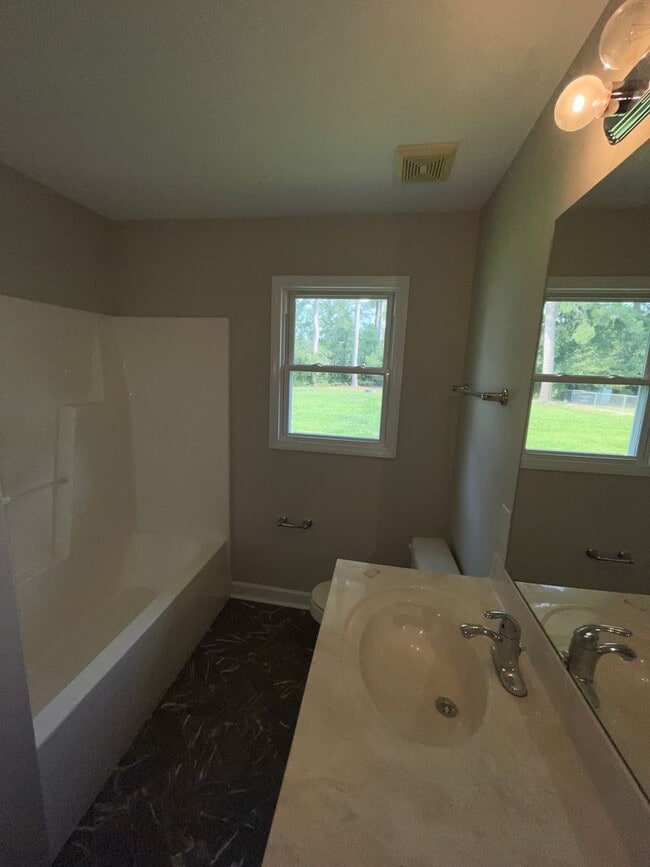 Building Photo - 473 Potts Rd