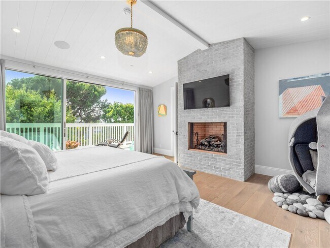 Building Photo - 3403 Laurel Ave