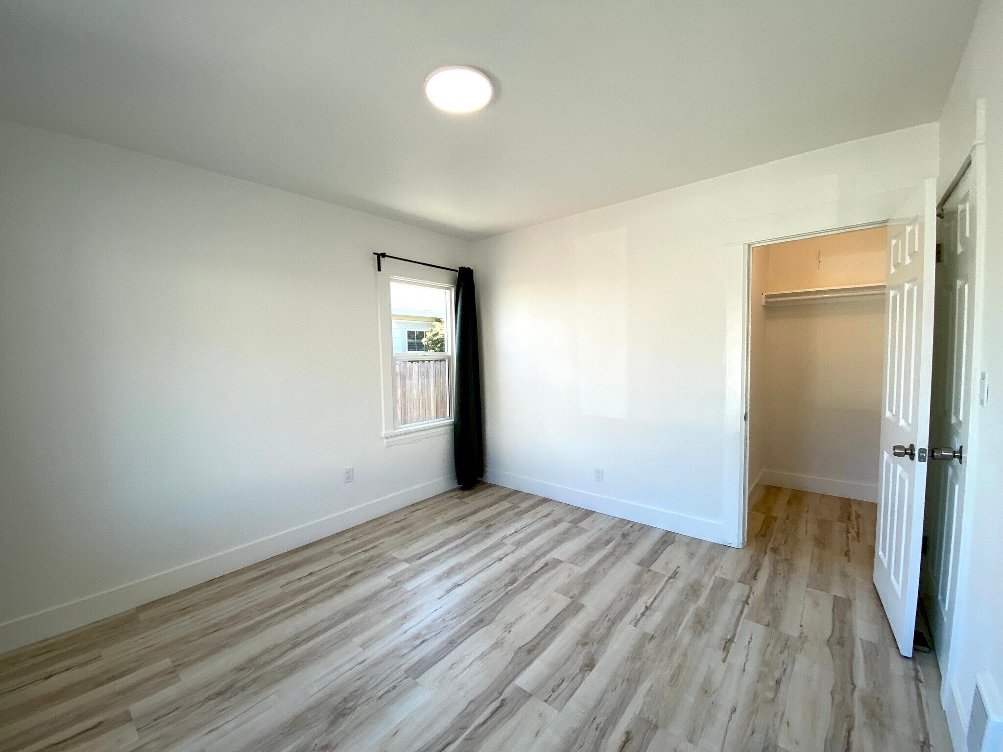 Building Photo - 467 42nd St