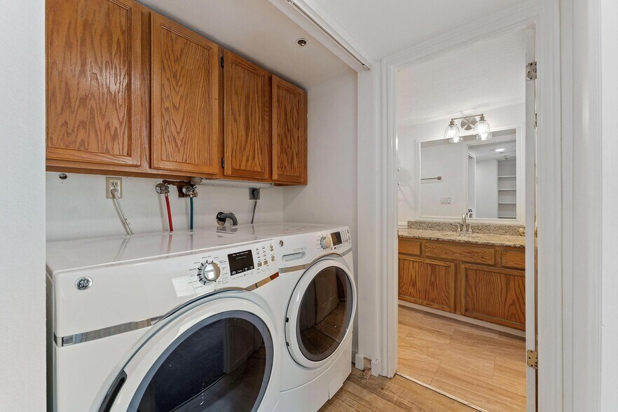 Building Photo - 1650 Upper Ironhorse Loop