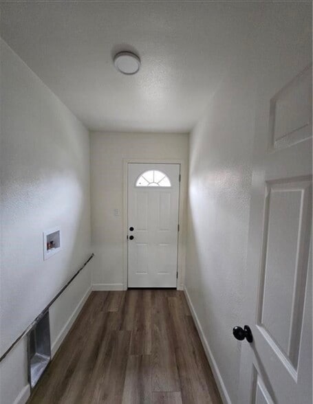 Building Photo - 2436 W Repetto Ave