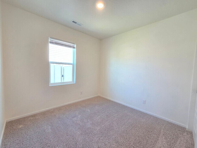 Building Photo - 5711 W Georgetown Ln