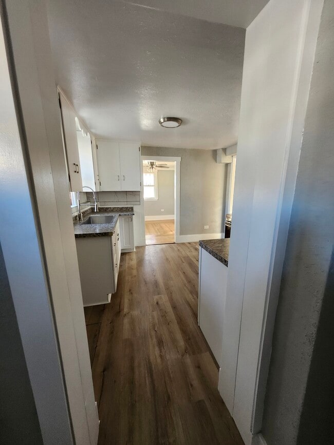 Building Photo - 811 Ridge Ave