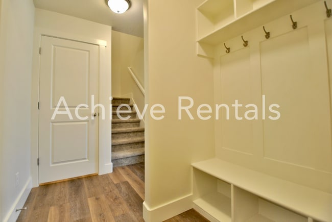 Building Photo - Conveniently Located North Logan Village Townhome | Near Utah State and Hospitals