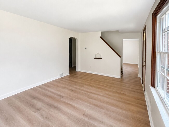 Building Photo - 2768 Glenny Ln