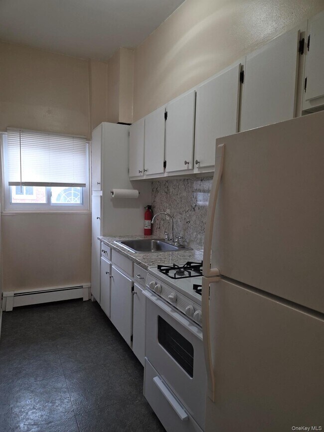 Building Photo - 259 N Newbridge Rd