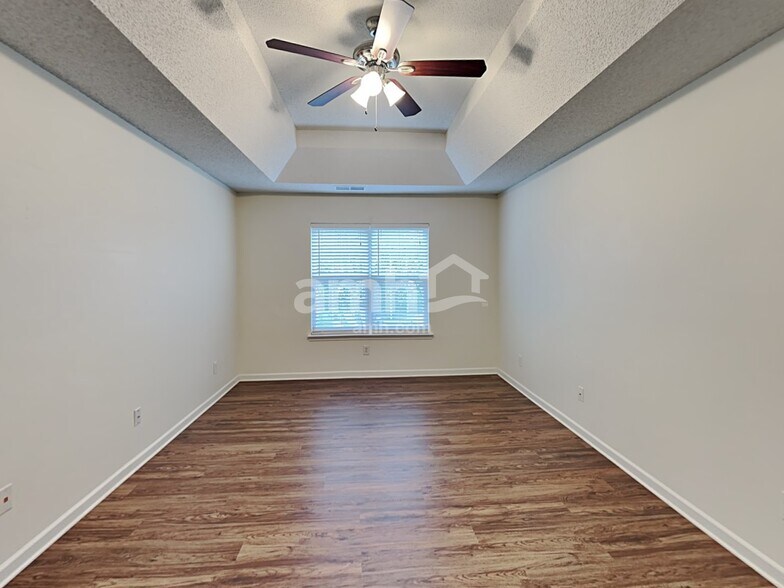 Building Photo - 500 Pawley Dr