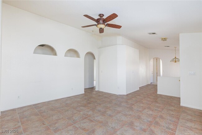 Building Photo - 9590 Bandera Creek Ave
