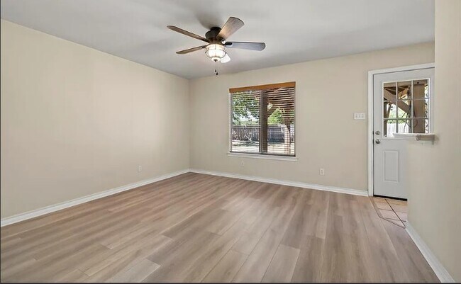 Building Photo - 2511 Jacqueline Dr