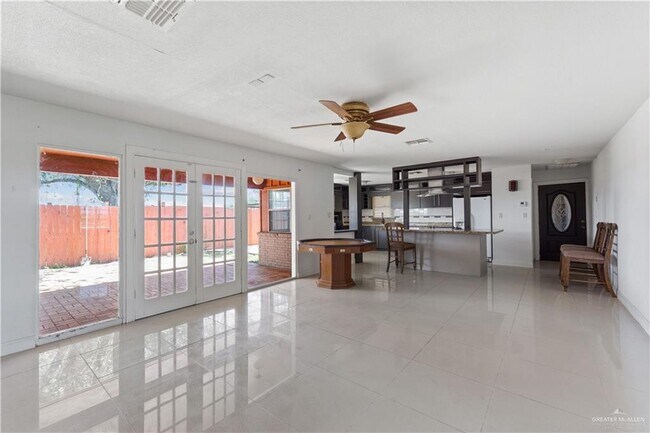 Building Photo - 3208 N Westgate Dr