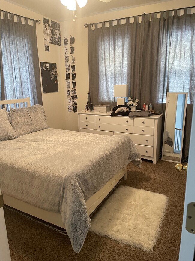 2nd bedroom - 23025 E Ontario Dr