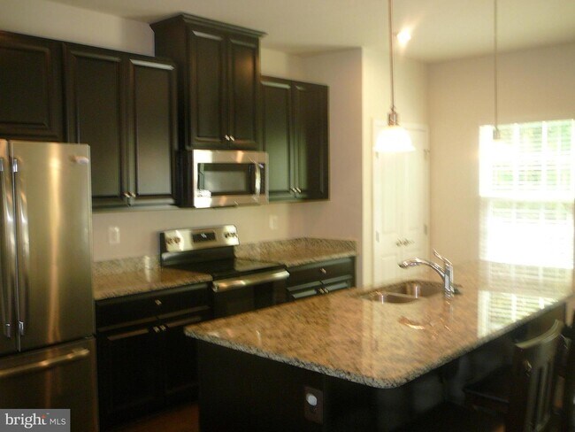 Building Photo - 2614 Wheatland Station Way