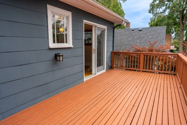 Building Photo - 4Bd/1.5Ba Seattle House