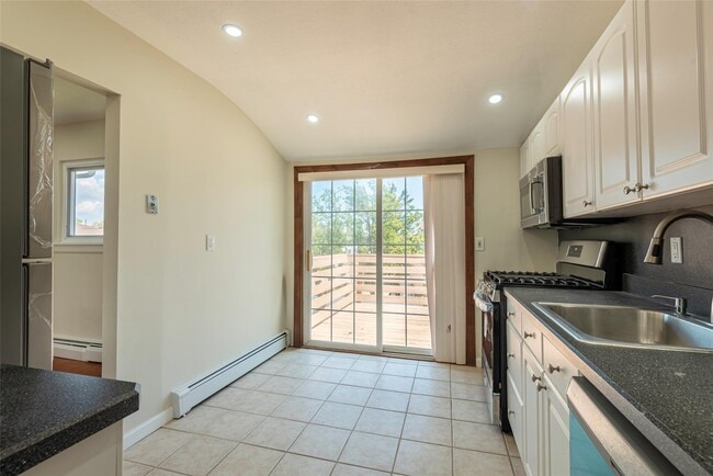Building Photo - 2515 S Seamans Neck Rd