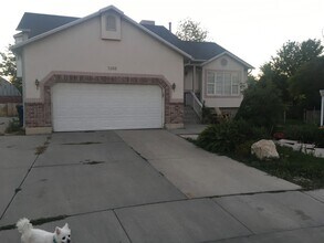 Building Photo - 5188 Brittany Ct