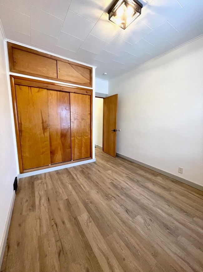 Building Photo - 512 Single Family Home