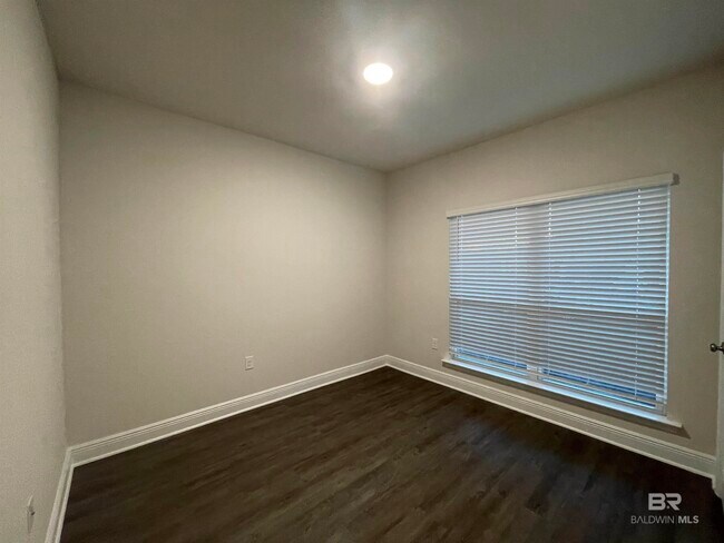 Building Photo - 30837 Semper Dr