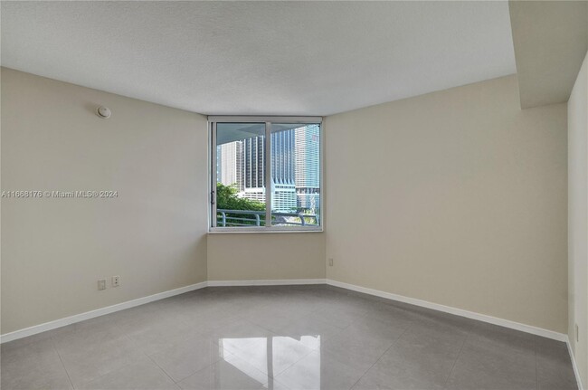 Building Photo - 335 S Biscayne Blvd