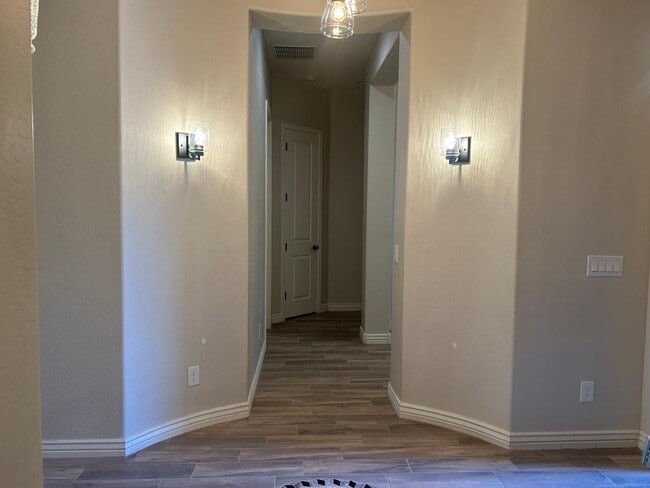 Building Photo - 10274 W Fetlock Trail