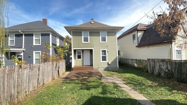 Building Photo - 669 Franklin St