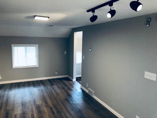 Building Photo - 2416 W 10th St