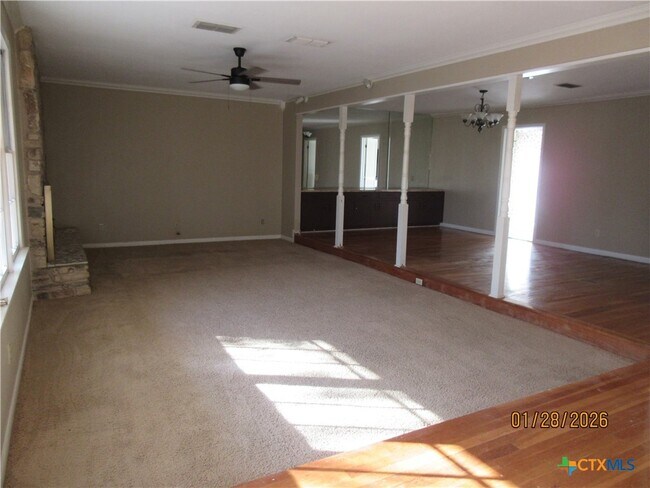 Building Photo - 906 Illinois Ave