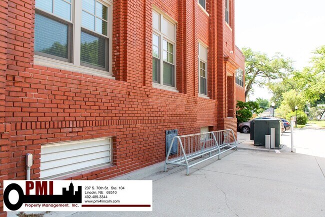 Building Photo - 1223 N 9th St
