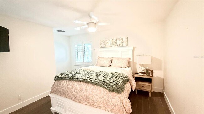 Building Photo - 980 Boca Ciega Isle Dr