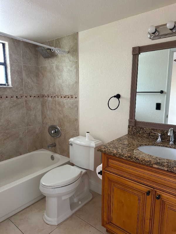 Building Photo - 1561 Balfour Dr