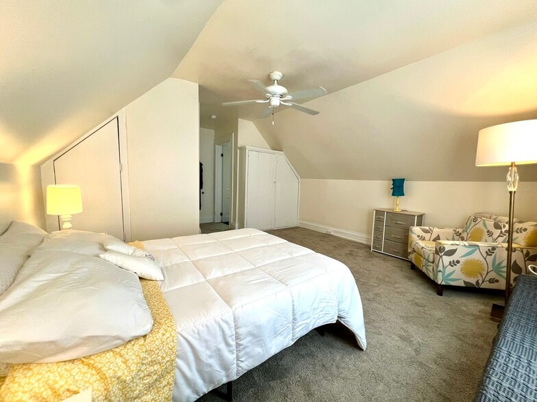 1st Bedroom - 364 Lehigh Ave