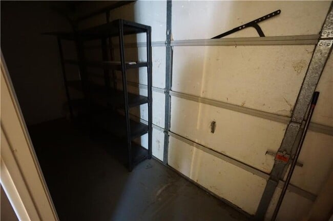 Building Photo - 4 Bedroom House, Gas Heat and Hot Water, N...