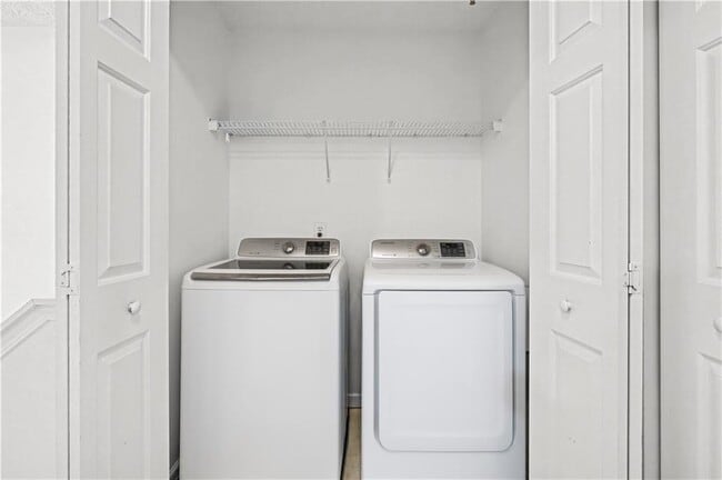 Building Photo - 102 Weatherstone Square Dr