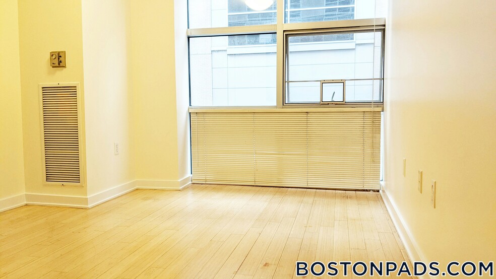 Building Photo - 40 Boylston St