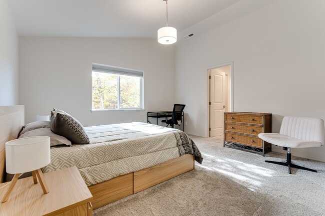 Building Photo - 1526 McKinley St